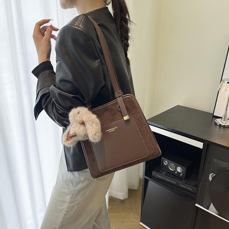 Retro bag women's large capacity 2025 new autumn and winter versatile simple shoulder underarm bag commuter tote bag