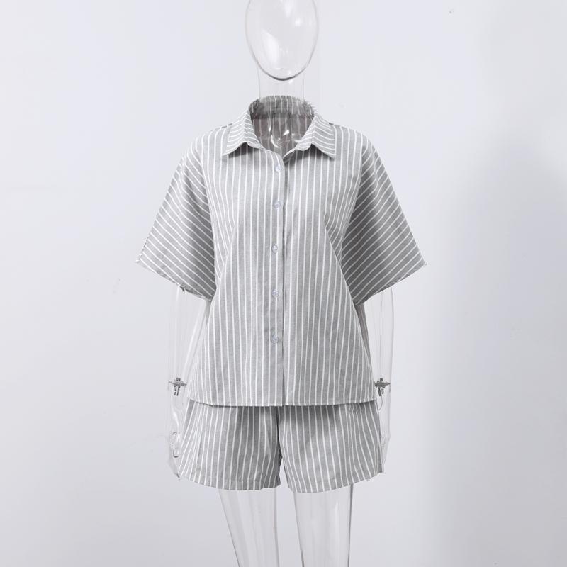 Striped Shirt Shorts Set Spring/Summer 2025 New Fashion Women's Comfort and Leisure 2-piece Set Loose Retro Versatile