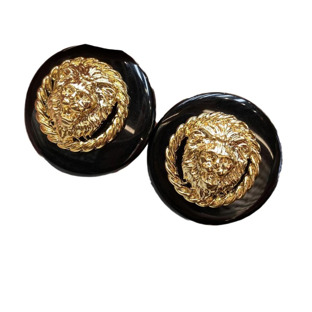 Trendy Schwarz-Gold Löwen Ohrringe: 24 Karat vergoldete Eleganz