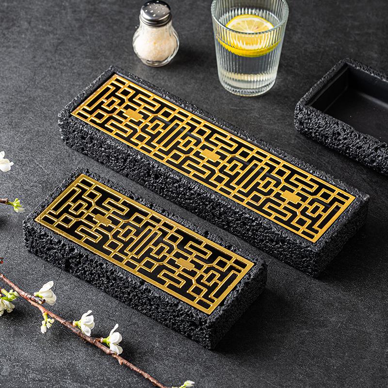 A review of Japanese sashimi tableware, molecular gastronomy, dry ice tableware, creative sushi, and sweet treats