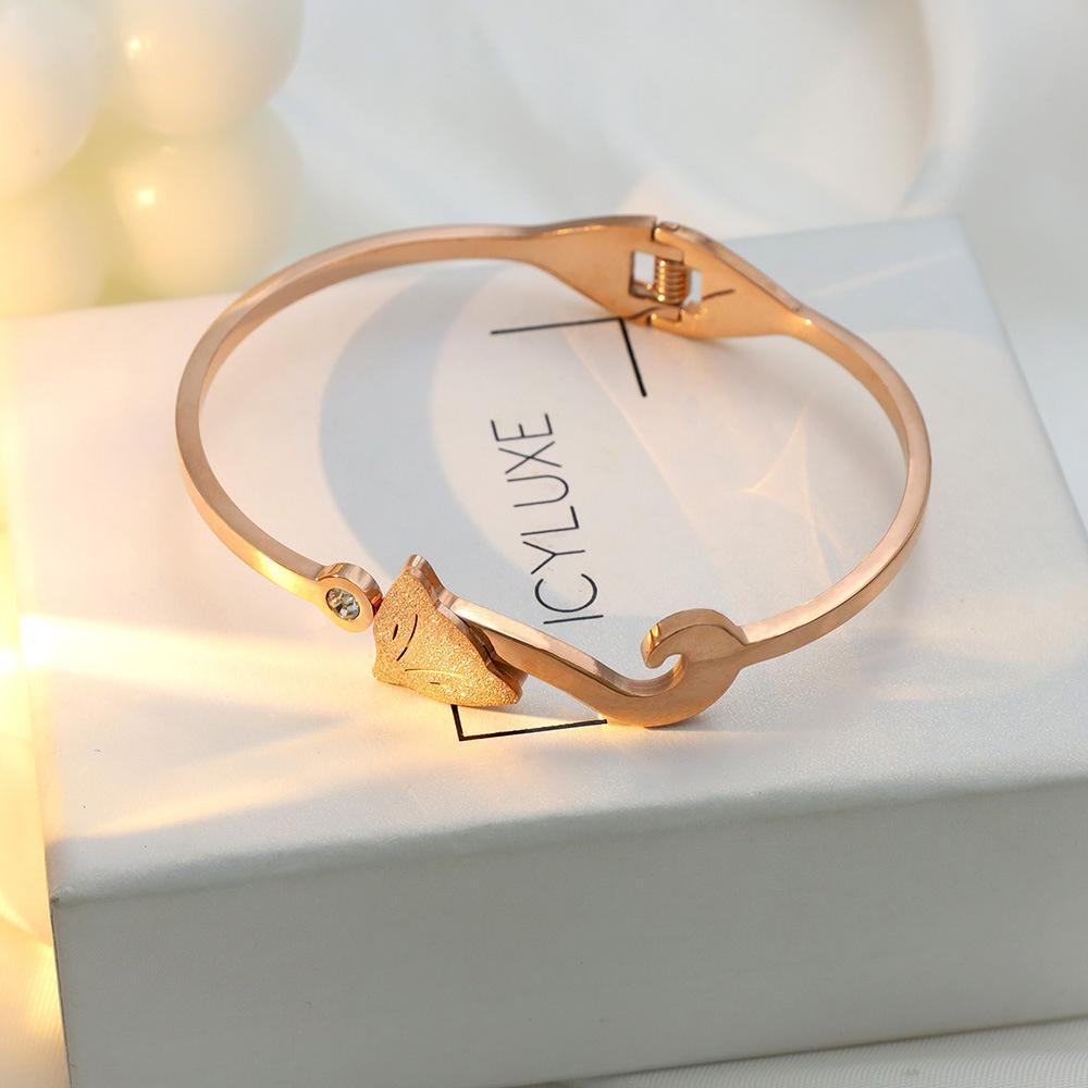Stylish And Exquisite Matte Diamond-Encrusted Fox Bracelet, Simple Personality, Titanium Steel Spring Buckle Bracelet For Women