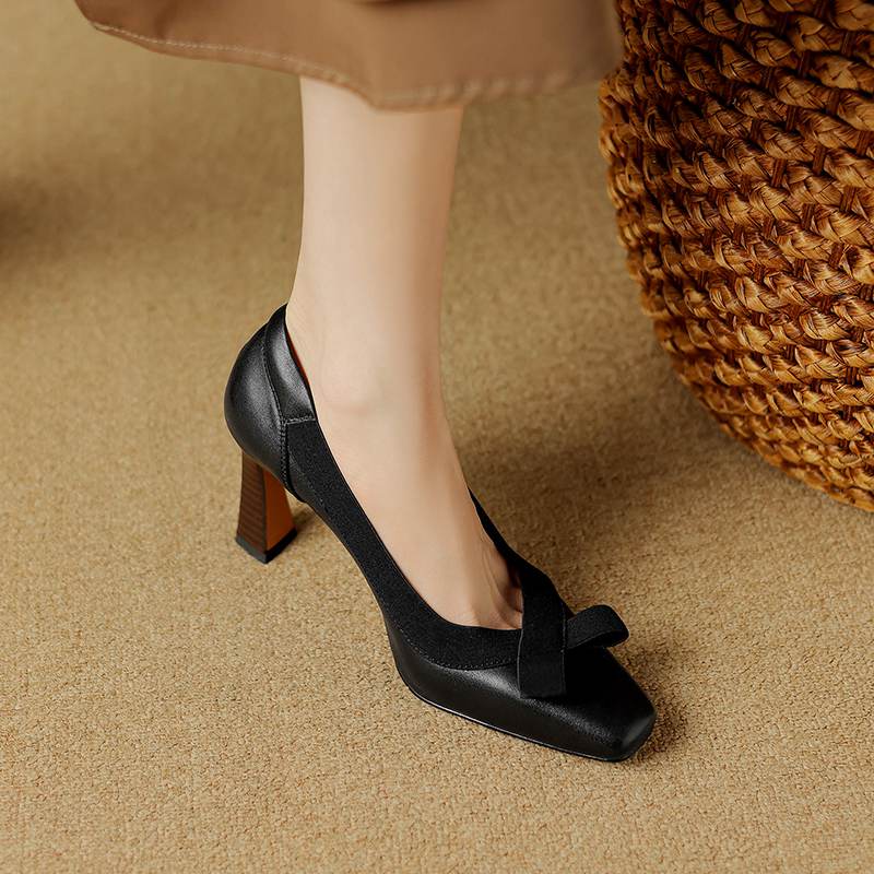 

Krazing Pot Full Grain Leather Square Toe Size 41 High Heels Butterfly-knot Decoration Fashion Gladiator Autumn Pumps 41 чёрный