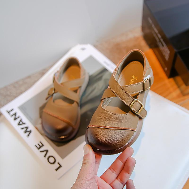 Classmate girls small leather shoes 2025 new spring soft-soled foreign style single shoes older children girls fashion princess Doudou shoes