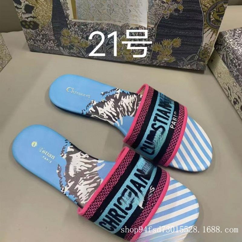 This Board Shoes Jacquard Embroidered Women's Slippers Classic Casual One-letter Flat Slippers