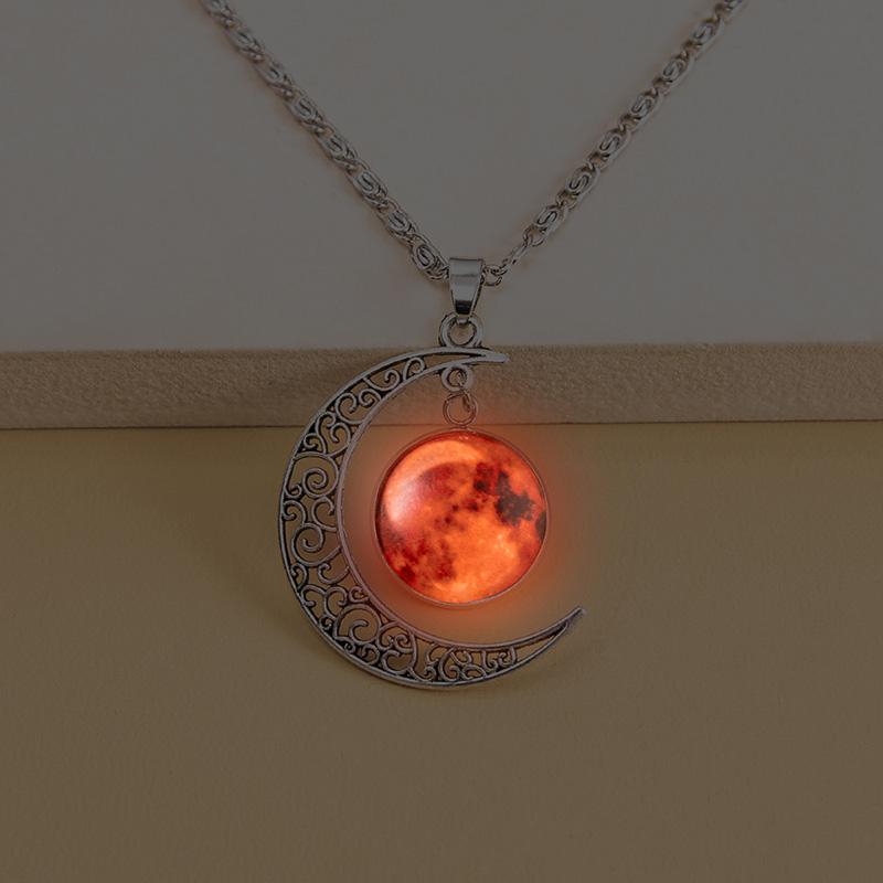 

Glow In The Dark Red Blue Green Moon Pendant Necklace Galaxy Planet Glass Necklaces For Women Girls красный