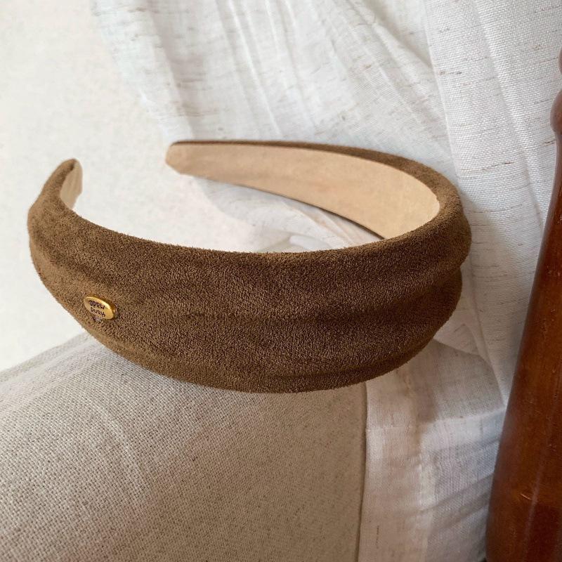 

Women s Retro Suede Wide-Brim Headband - Elegant & Cozy for Autumn/Winter, High Top Style. коричневий