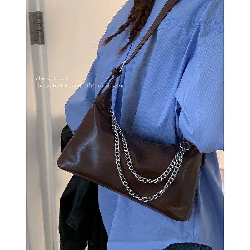 Retro Niche Armpit Bag Women's 2025 Autumn New Fashion Korean Baguette Bag Large Capacity Chain Armpit Bag