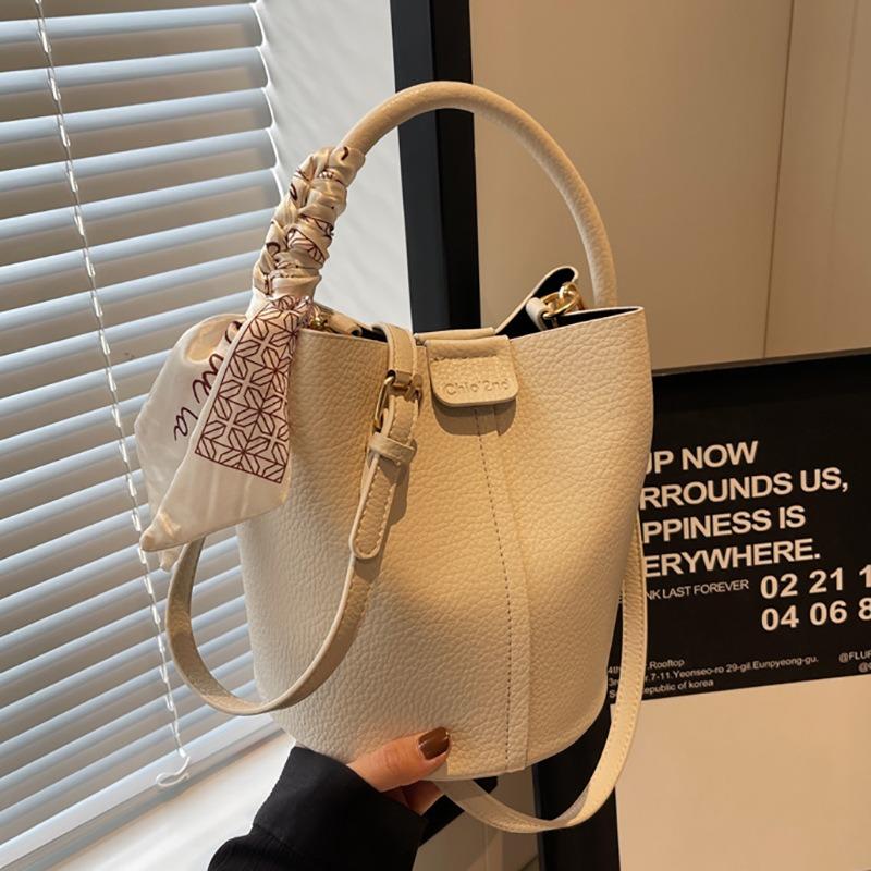 Commuter portable small bag women's new fashion soft leather bucket bag versatile casual shoulder messenger bag