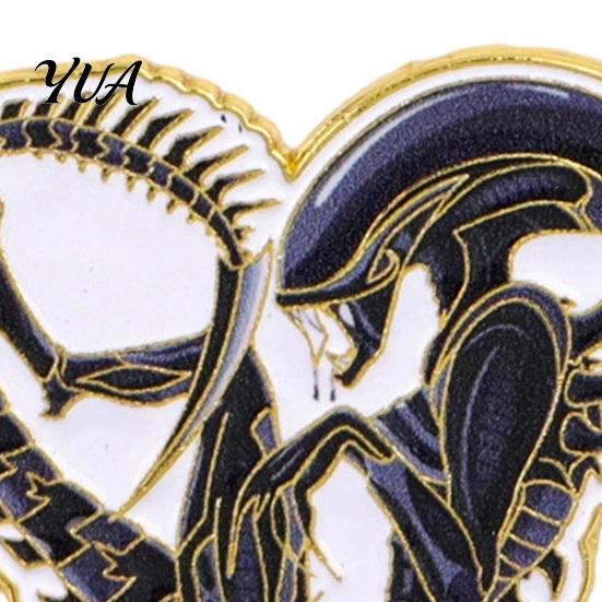 Zinc Alloy Jewelry Love Heart Aliens Badge Brooch, Shape Enamel Lapel Pin, Clothing Jacket Pin Accessories for Daily Wear Parties Dates, Gift