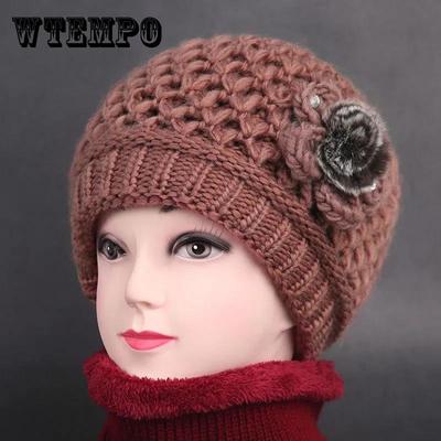 Cappello invernale per donne di mezza età e anziane Plus Cappello in cotone caldo nonna in velluto Cappello invernale in lana lavorato a maglia per madre Cappello per vecchia signora