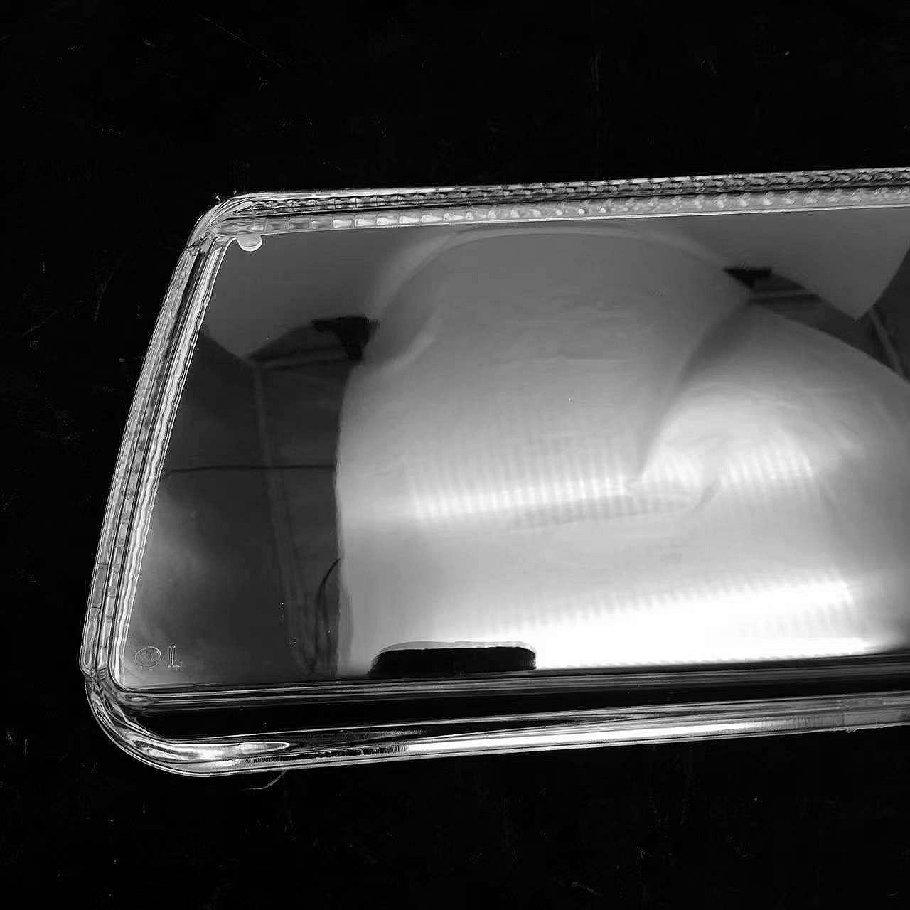 

Совместимая с ПК прозрачная пластиковая линза фары для моделей Jetta King 99–03 с обработкой для упрочнения поверхности. Premium, Right Side