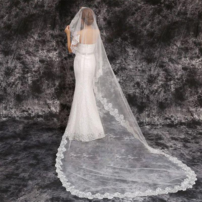 Womens Short Fingertip Length 1 Tier Lace Edge Wedding Bridal Veil Bride Tulle Hair Accessories Without Metal Comb