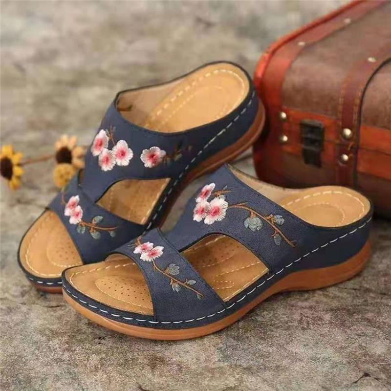Women's Casual Slippers Fashion Hollow Flowers Wedge Sandals Outdoor Embroidered Platform Comfortable Beach shoes for women
