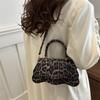 Niche design leopard print bag spring new trendy fashion shoulder bag personalized creative shoulder bag women