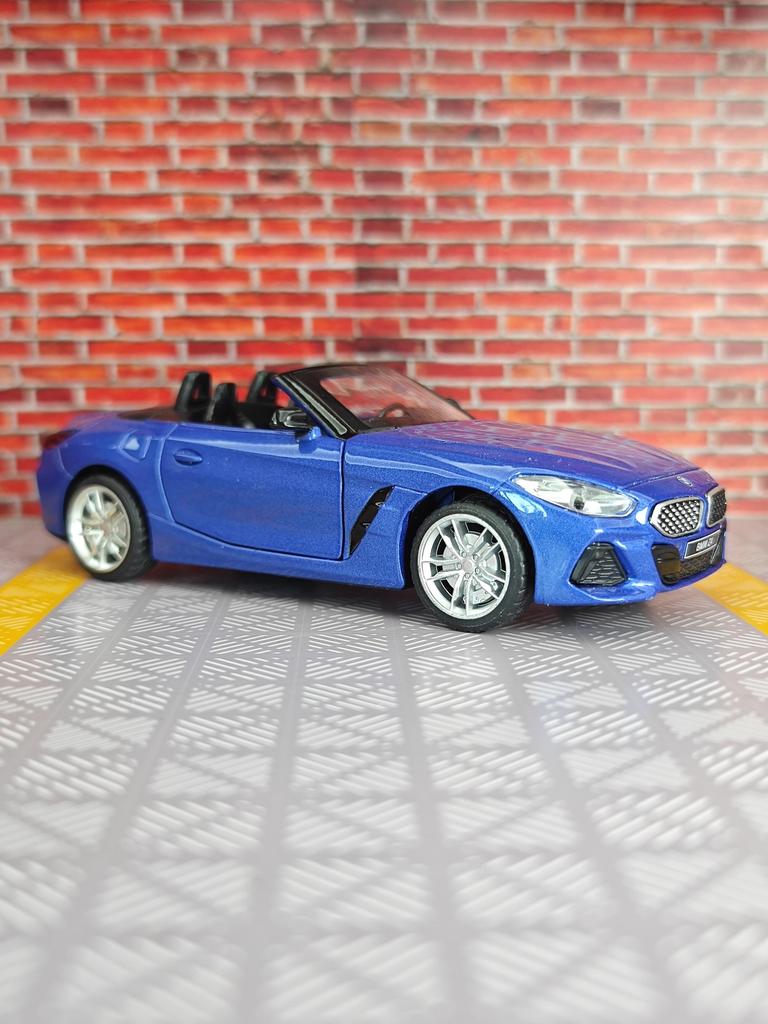 1:30 Simulations-BMW Z4 M40i Leichtmetall-Automodell Cabrio-Supersportwagen Türen können geöffnet werden hat simulierte Sound- und Lichtfunktionen