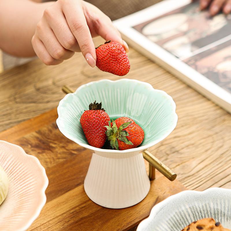 6 Inches Chinese Vintage Ceramic Goblet Creative Flower Shape Fruit Dessert Salad Nut Candy Storage Plate Home Kitchen Tableware
