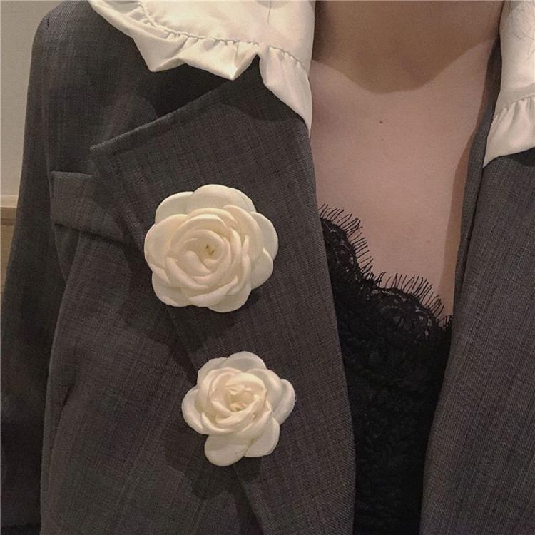 Kleidung Dekoratives Brustblumen Kamelien Corsage Anstecknadel Legierungsmaterial für Damen