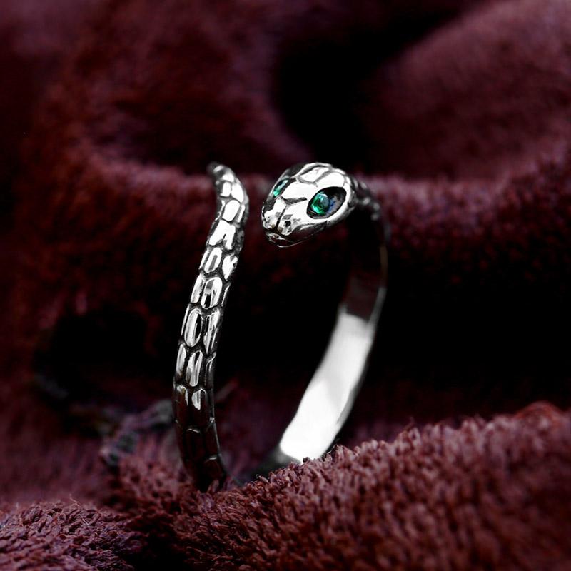 BEIER 2023 New Vintage Stainless Steel Snake Ring With Green Eyes Cool Animal Women's Ring Special Jewelry Wholesale Gift