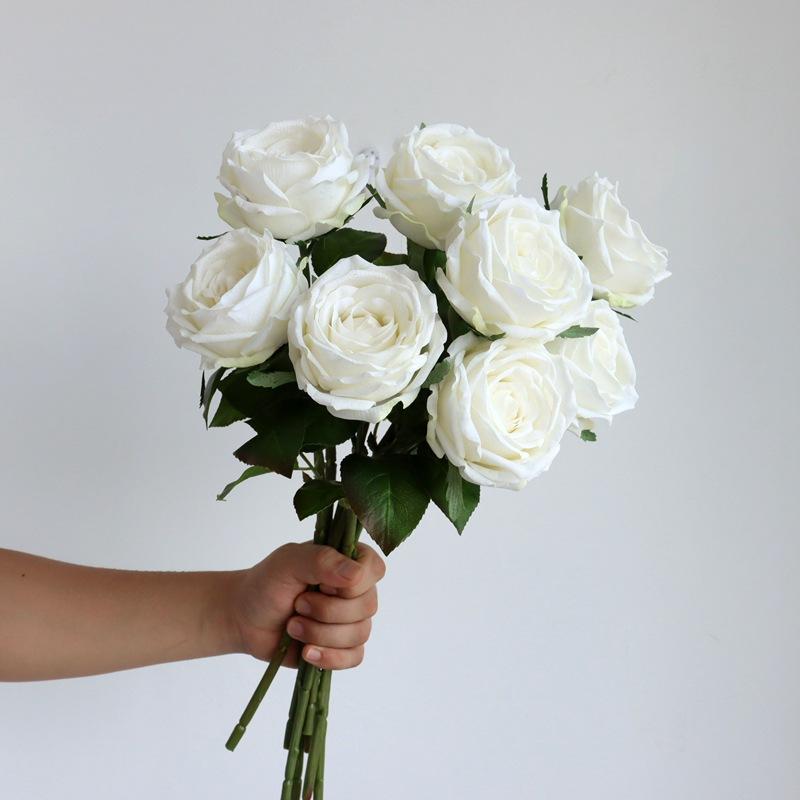 Simulated roses, realistic feel and moisturizing, single man-made plastic fake flower decorative ornament