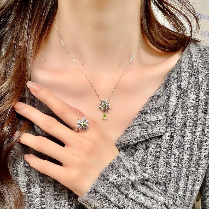 Rotatable fireworks s925 sterling silver jewelry set, light luxury, natural crystal necklace ring, two-piece jewelry gift.