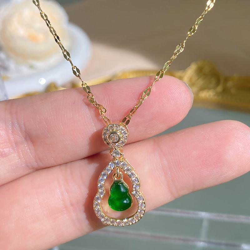 New Chinese ethnic style personalized jadeite hollow gourd necklace design collarbone chain retro high-end neck chain jewelry