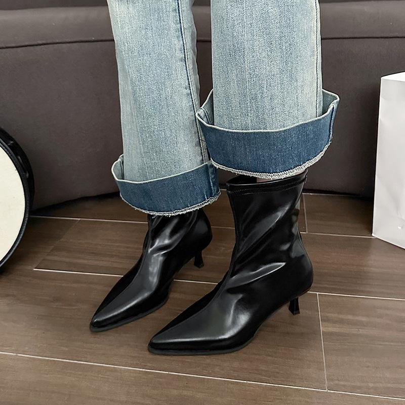 Pointed Fashion Boots, New Korean Short Tube Mid-heel Back Zipper Large-size Women's Boots In Autumn and Winter 2025