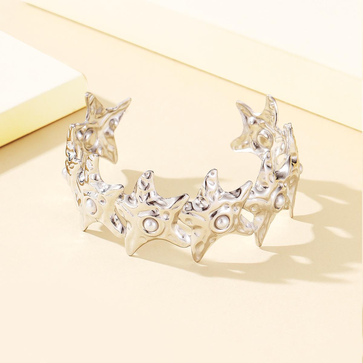 18K Gold Vacuum Plated Starfish and Imitation Pearl Open Stainless Steel Bracelet