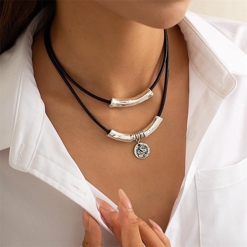 European and American Ethnic Style Relief Pendant Short Collar Women's Retro Double-Layer Metal Bent Tube Necklace AVE