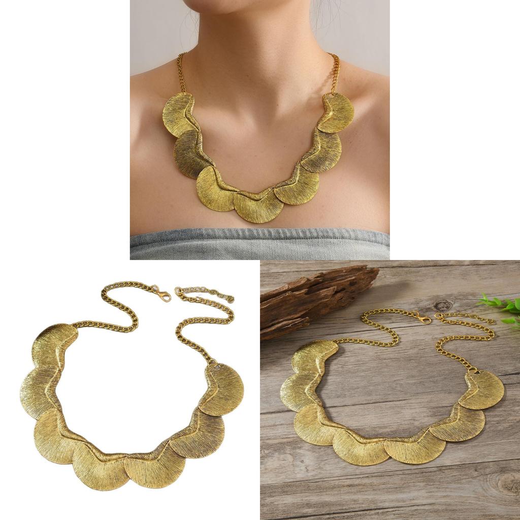 Retro Art Deco Alloy Pendant Necklace With Crescent Shape For Ladies
