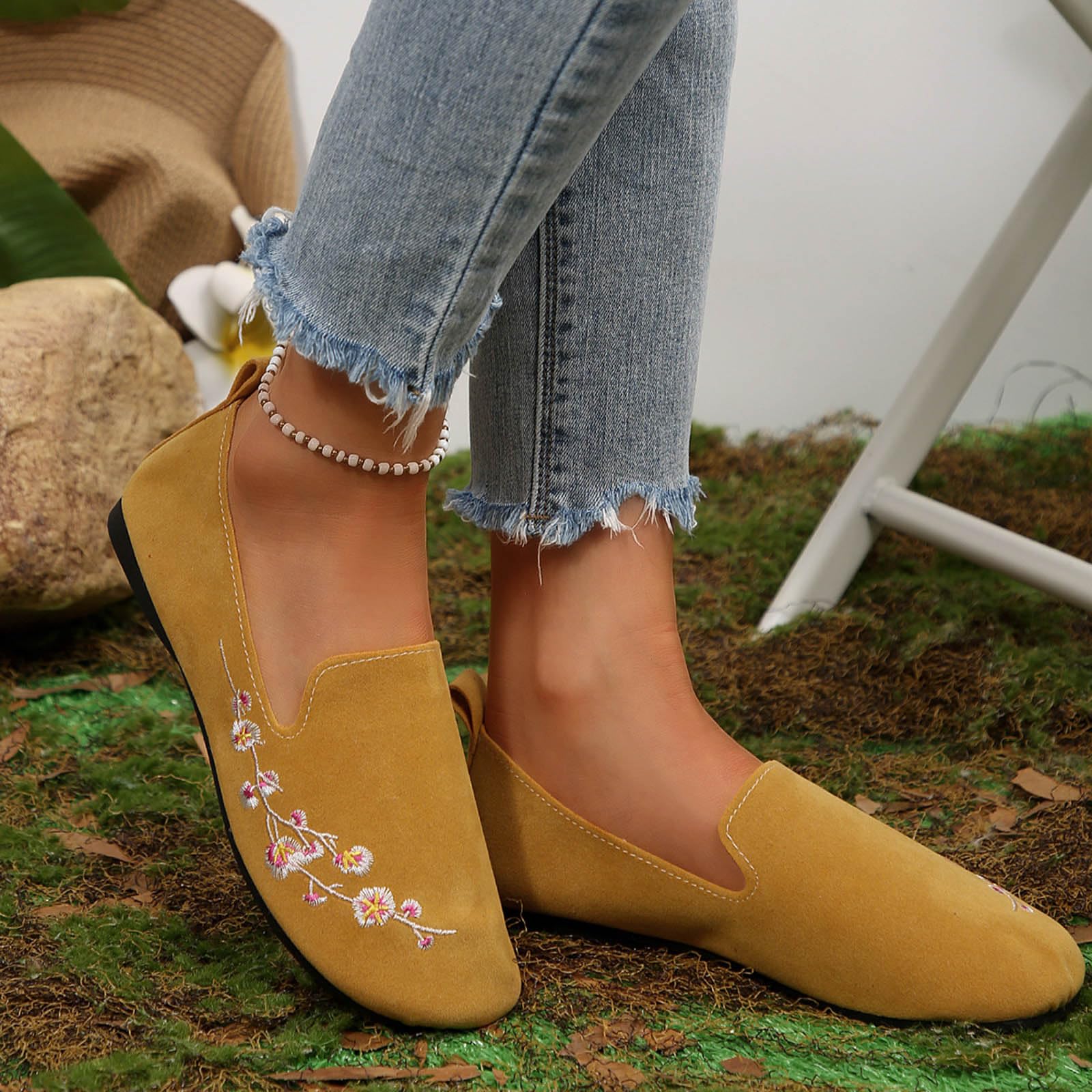 Women s Fashion Round Toe Flat Embroidered Low Top Single Shoes 36 жёлтый