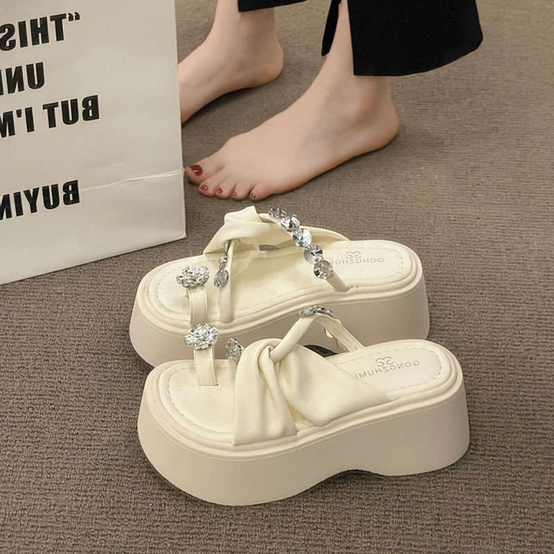 Mode High-End Hausschuhe Damen Sommerkleidung 2025 neu Muffin-Plateau Super Feuer Sandalen Strandschuhe