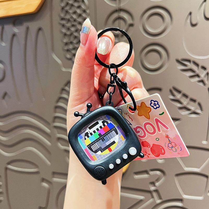 1Pcs Creative Light Up Retro Keychain Animation Light Up Sound Tv Without Signal Keychain Fun Plaything Students Schoolbag Pendant Gifts