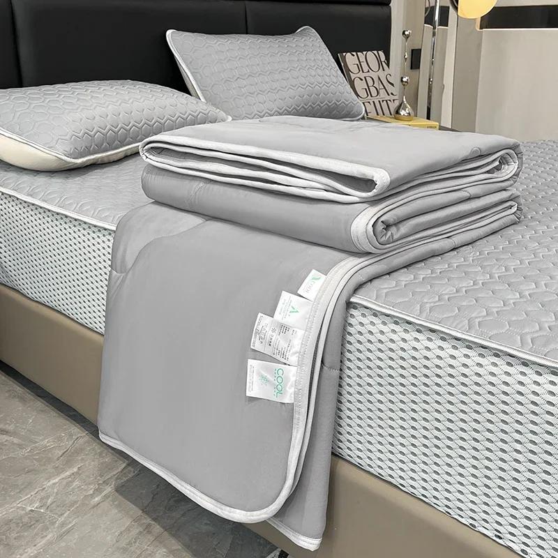 Double-sided Cool Feeling Summer Quilt Set Queen Smooth Ice Silk Cooling Blanket Summer Comforter Fitted Sheet and Pillowcase