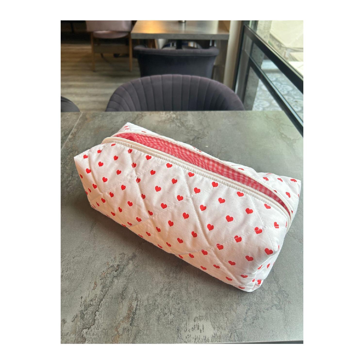 

Heart Pattern Hair Styling Bag - Large Size білий