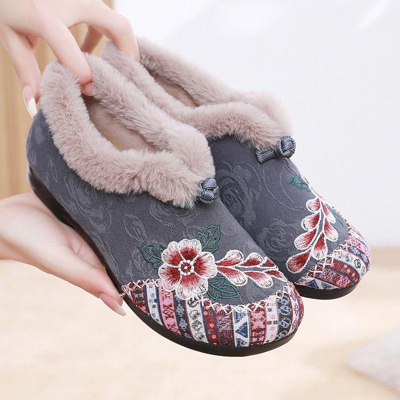 2025 New Women's Short Plush Warm Winter Cotton Shoes, Ethnic Embroidery Round Toe Flat Shoes, Anti Slip Retro Mom Shoes