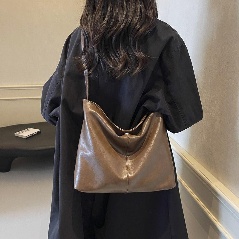 Retro fashion large-capacity shoulder bag women's new autumn trendy casual tote bag textured underarm bag