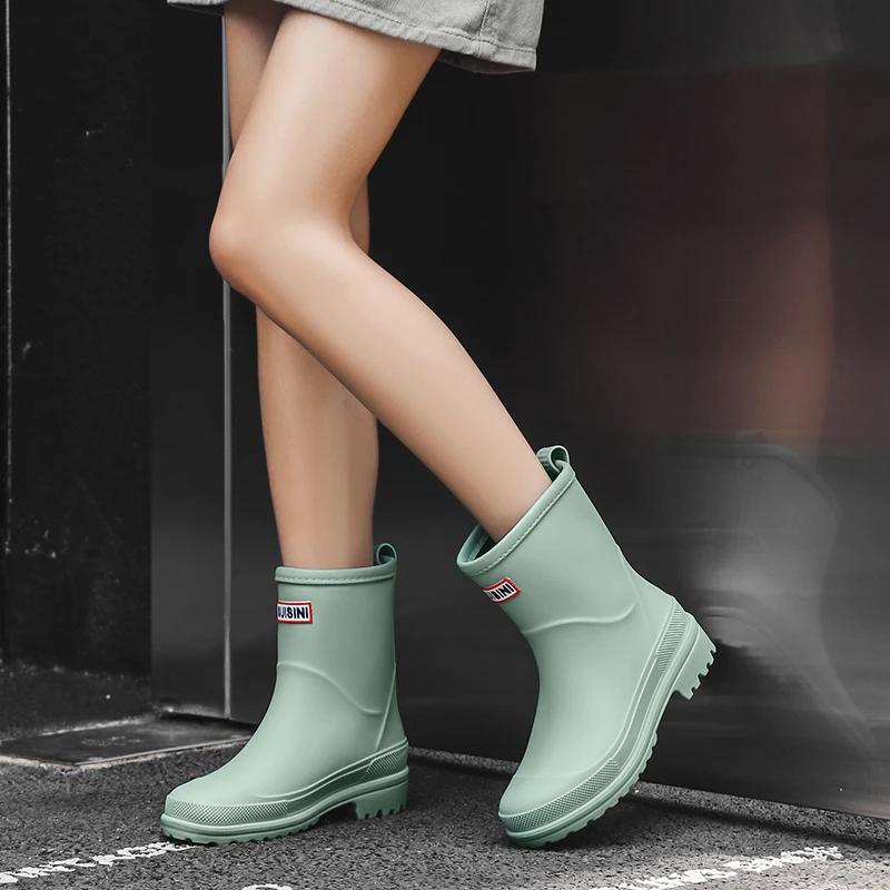 Fashion Medium-cylinder Water Shoes Lightweight and Waterproof Rain Boots with Edge Binding Kitchen Water Boots Women's Rubber Shoes