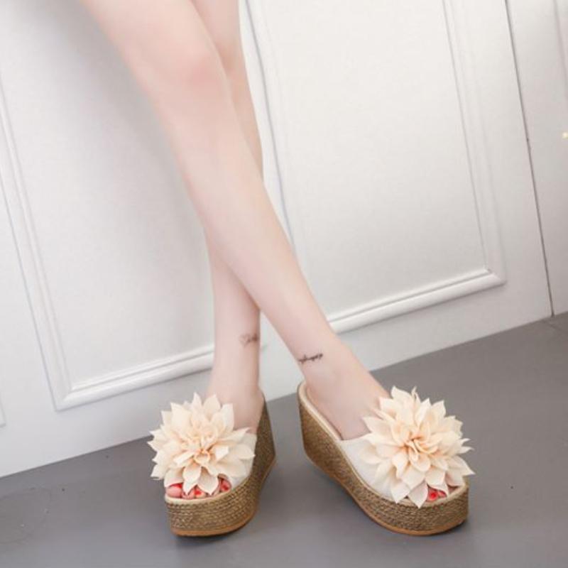 Trendy Cool Slippers 2024 Summer Style Slope Heel Thick Bottom Anti Slip Bohemian Flower Comfortable Versatile Women's Slippers