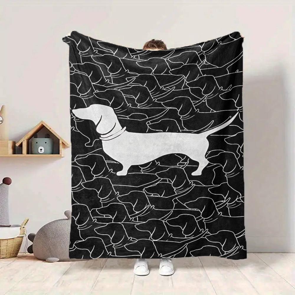 1pc Dachshund Pattern Lightweight Flannel Blanket, Comfortable and Warm Blanket, for Office and Camping Sofa Bed153