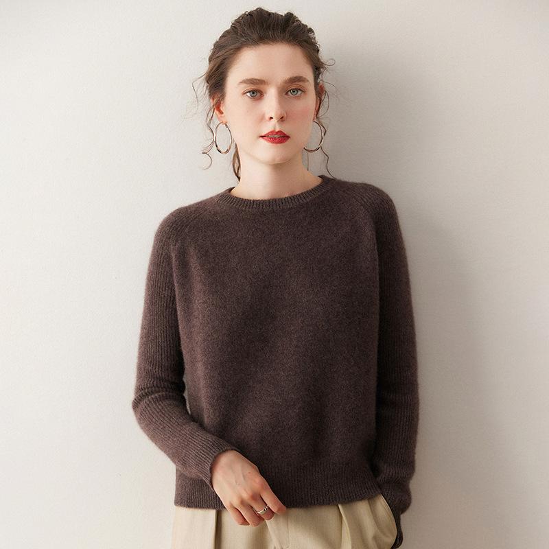Women's Elegant Round Neck Knit Sweater - Versatile, Thick, Fashionable Cashmere for Autumn/Winter.