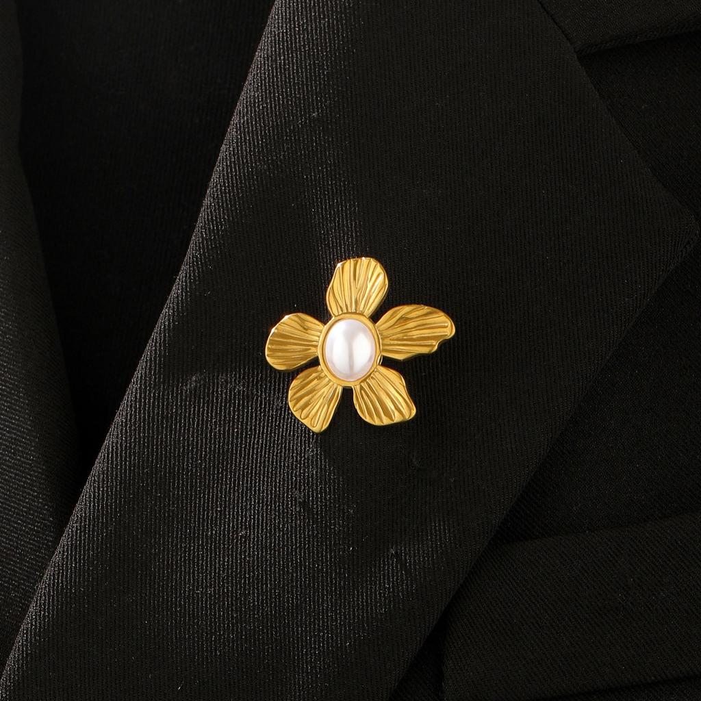 Stainless Steel Geometry Metal Brooch for Women Sun Heart Star Flower Butterfly Charm Vintage Brooches Pins Clothes Accessories