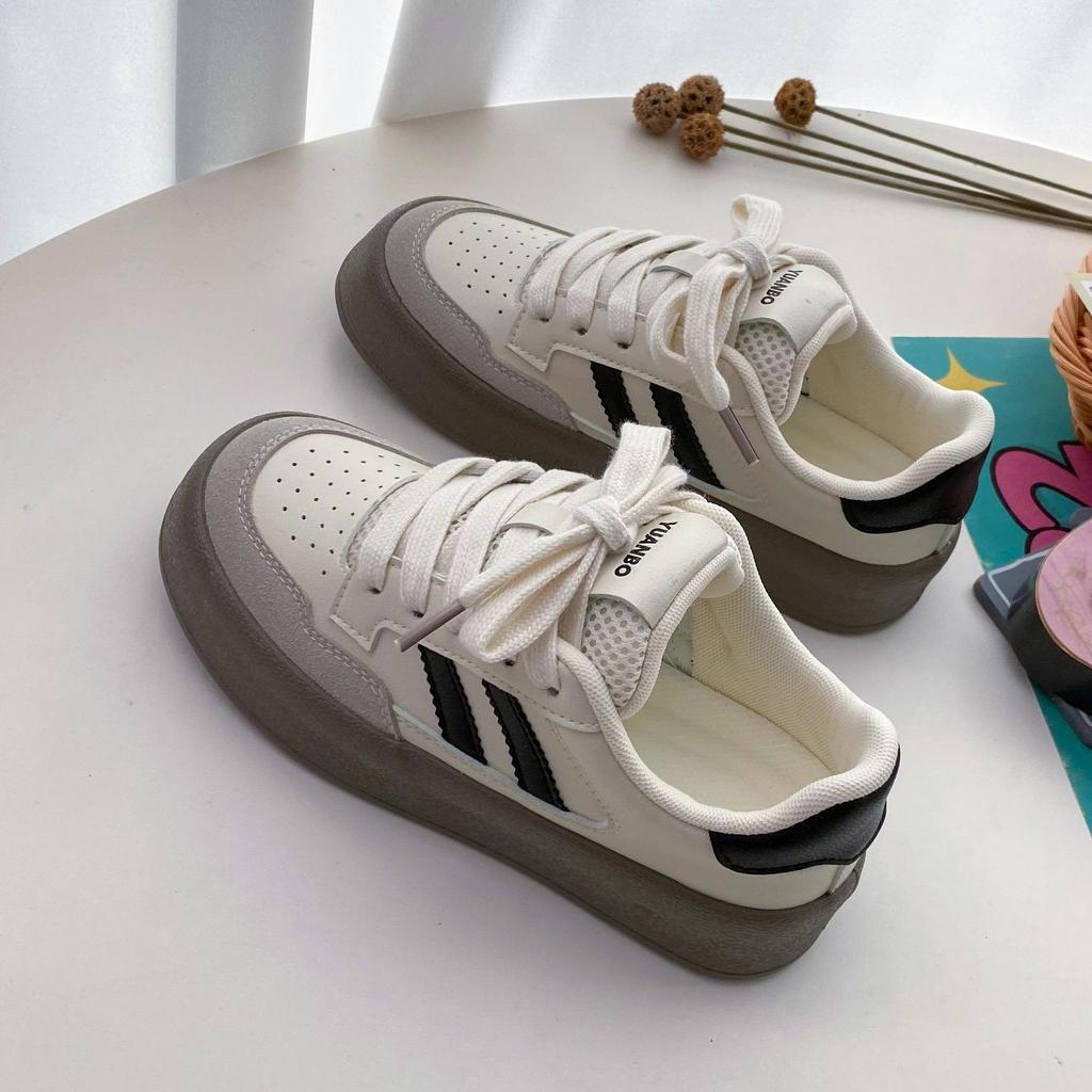 Niche sweet thick baseplate shoes women's 2025 new spring versatile German training shoes inner height increase casual sports white shoes