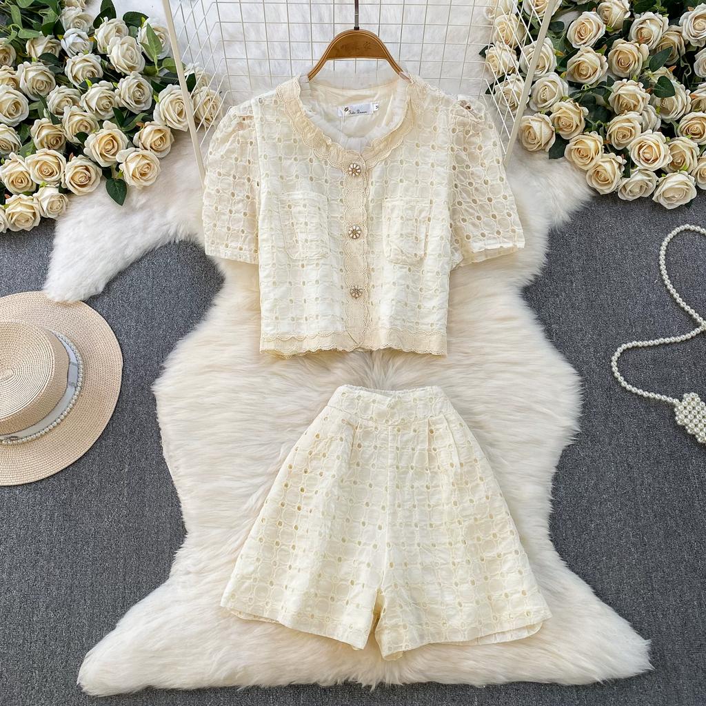 Summer Women's Embroidered Two Piece Sets Vintage Lace Splice Floral-Button Tops and Slimming Shorts Sets