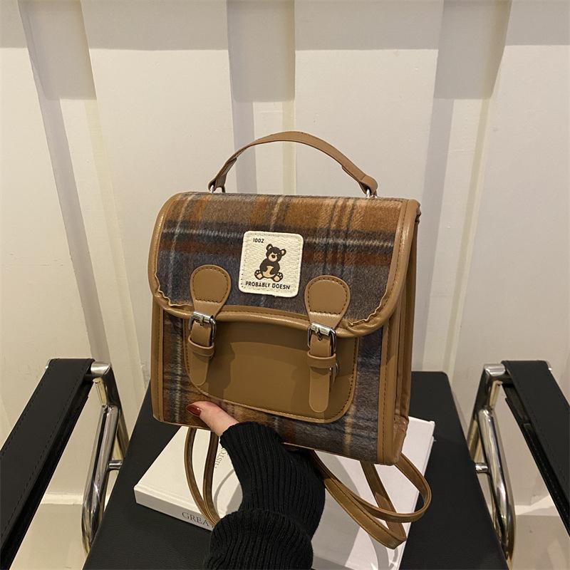 

This year s popular niche plaid bag 2025 new autumn and winter versatile women s shoulder back bag multi-purpose messenger bag хакі