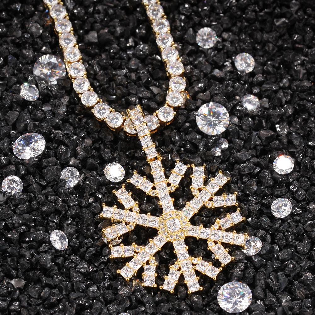 European & American Christmas Snowflake Zircon Pendant Necklace