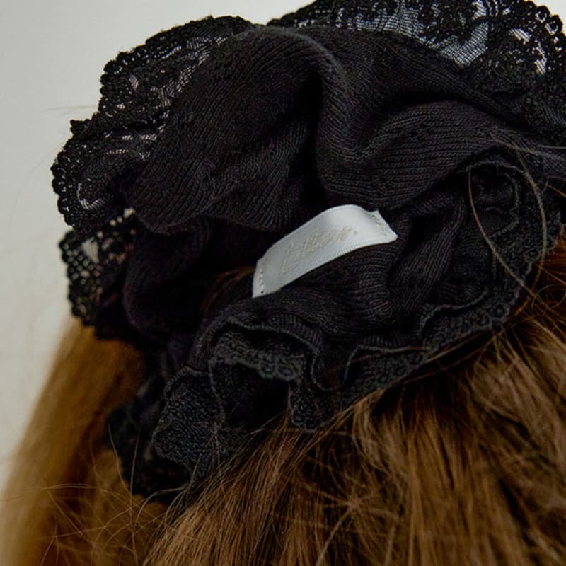 LETTER FROM MOON Letters Double Lace Scrunchie (3 Colors)