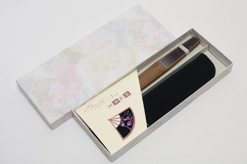 Faltfächer für mit Fächeretui und Präsentationsbox [Hasegawa] Damen im Kyoto-Stil, (Galaxis)