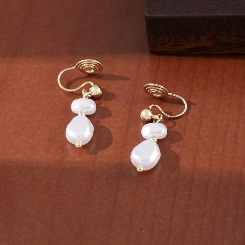 Vintage French Pearl No-Pierce Earrings: Elegant Luxury Clip-ons for Women