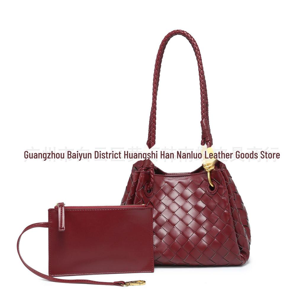 2024 High-Quality Textured Woven Bucket Bag with Knotted Hardware