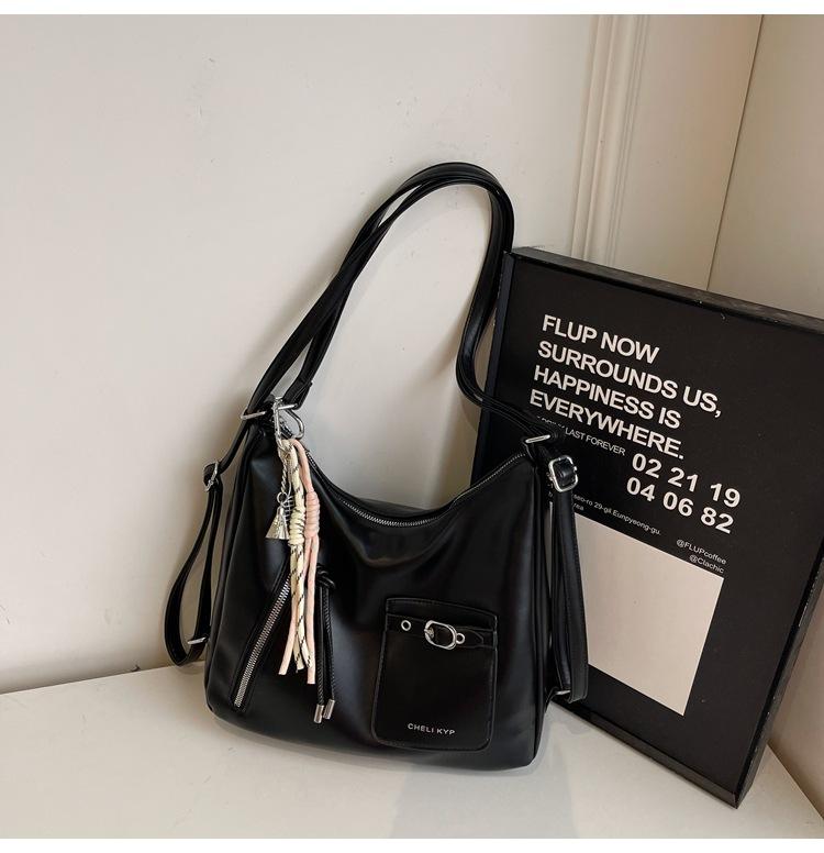 Large Capacity Tote Bag Women's 2025 Spring New Niche Casual Versatile Underarm Bag Commuter Shoulder Backpack